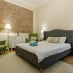 Beautiful Apartment In Heart Of Historical Center