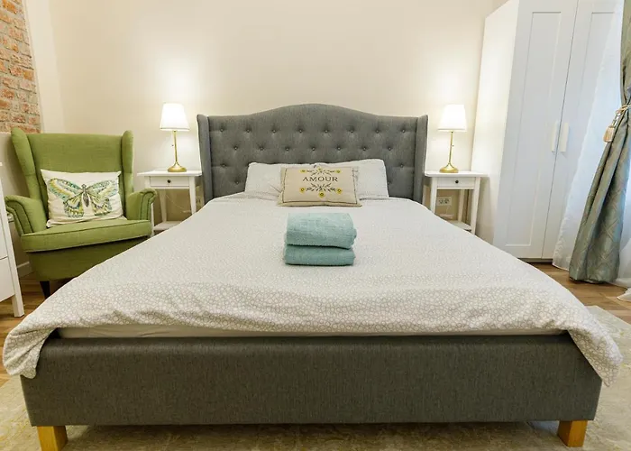 Beautiful Apartment In Heart Of Historical Center