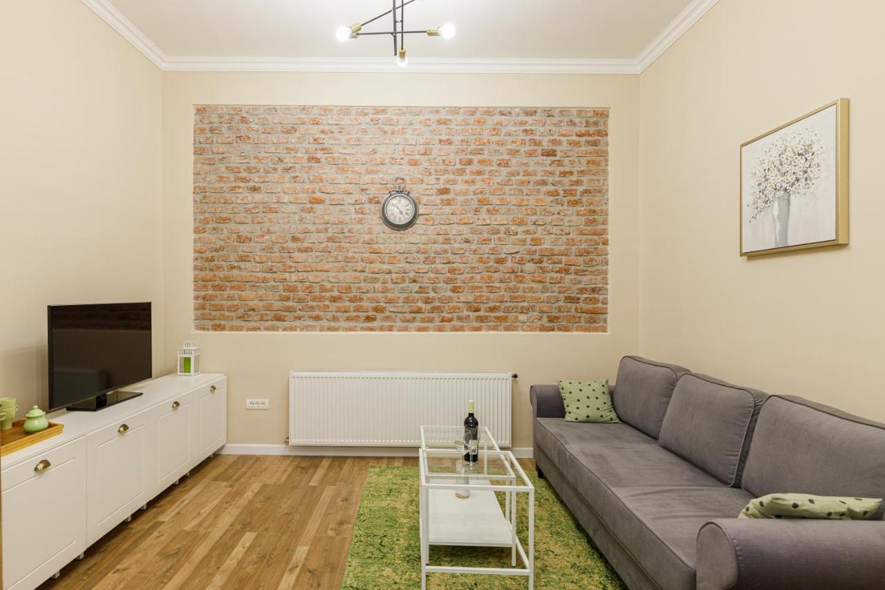 Beautiful In Heart Of Historical Center Apartment